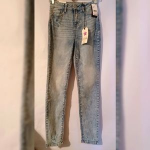🆕️ Vanilla Star Jeans High Riae Skinny